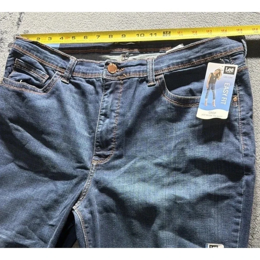 Lee Women's Easy Fit Dallas Crop Crop Just Below the Waist Blue Jeans 18M NWT
